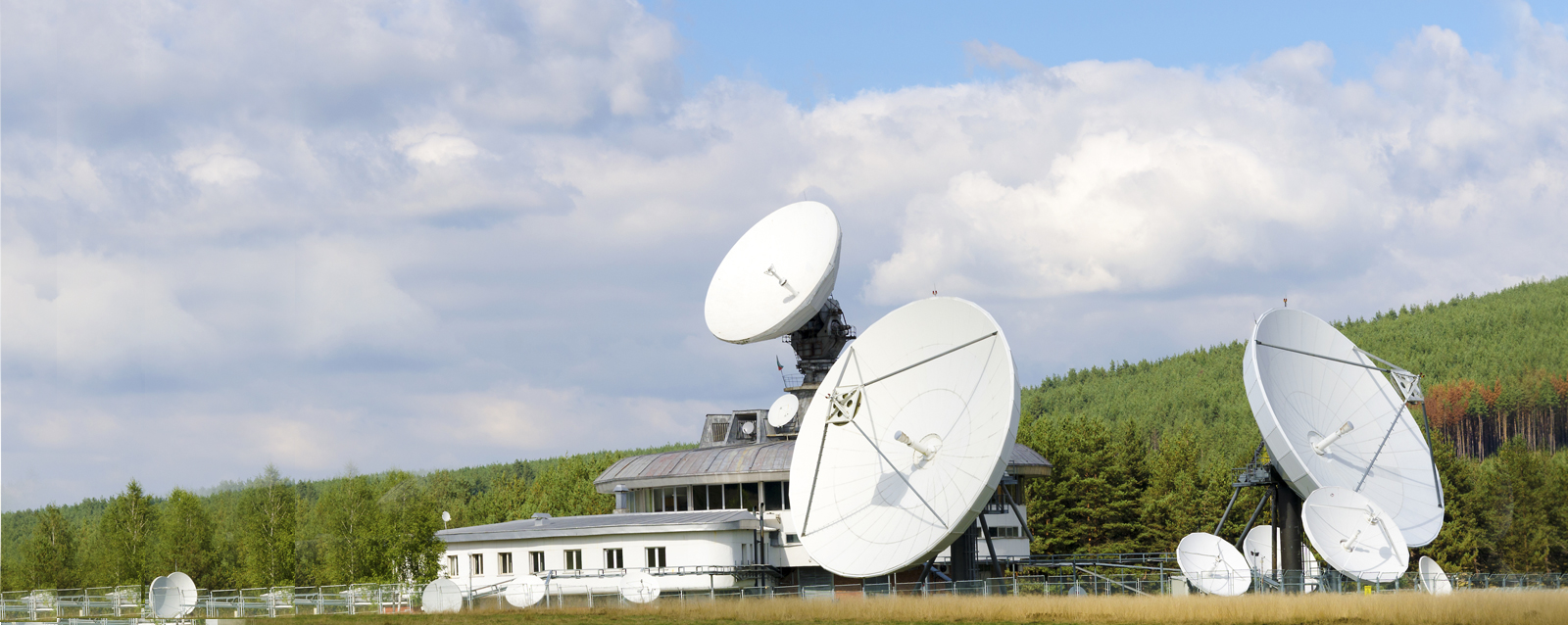 American telecommunications large satellite earth station antennas 