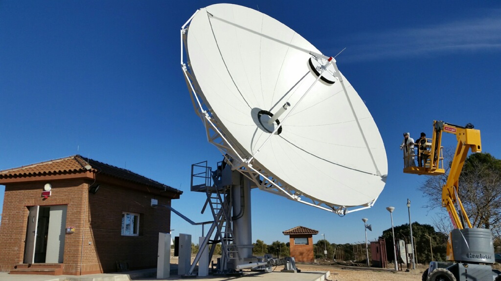 Large Antennas - Alpha Satcom